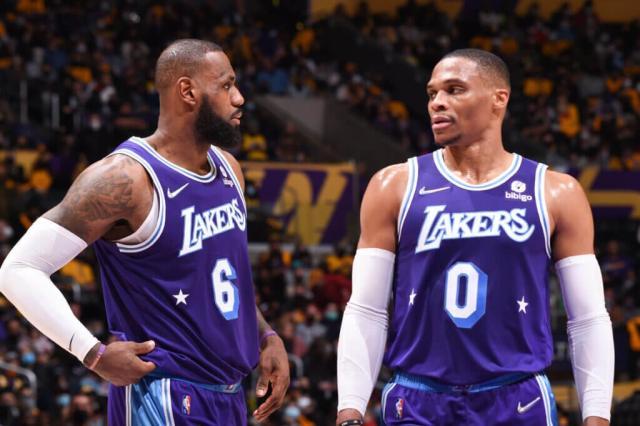 开云体育下载-湖人定位依旧模糊，问题根源就是詹姆斯队友选错了