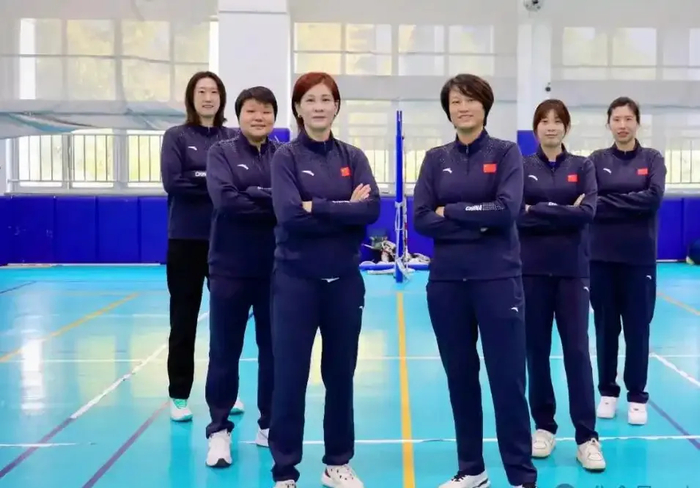 开云体育-底蕴拉满！上海女排后备军团太能打，三代梯队剑指全运四金满贯|杨舒茗|陈伊娜|青训|杨婕|球员_新浪体育_新浪新闻