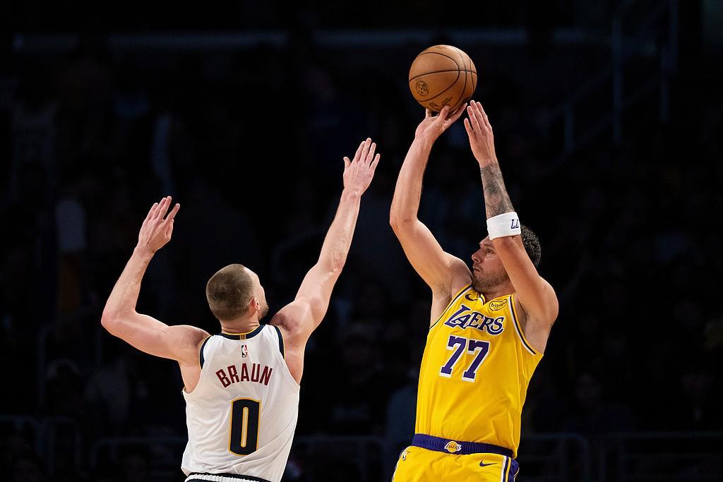 开云体育app-中投绝杀,东契奇26中10砍下30分11板13助三双数据,正负值-4